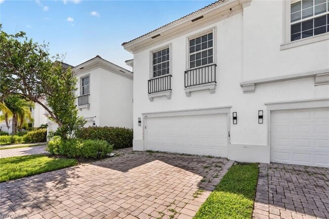 7032 Ambrosia Ln