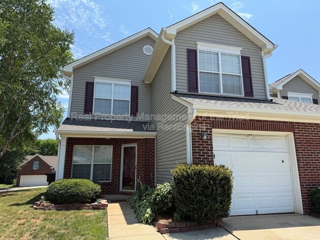 Building Photo - 3930 Fountain Village Cir