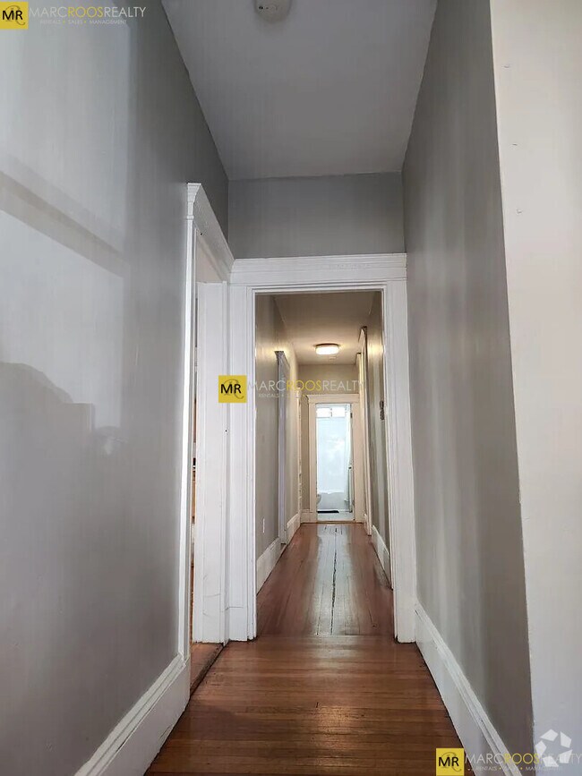 Building Photo - 31 Chester St Unit 31 Chester St #1 Rental