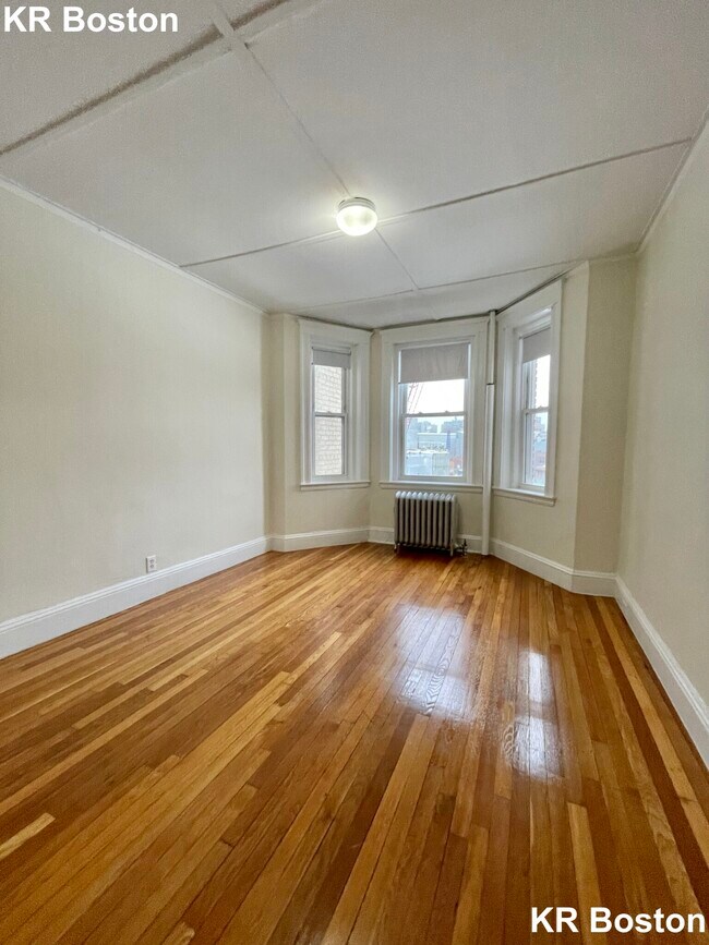 Photo - 2 Charlesgate W