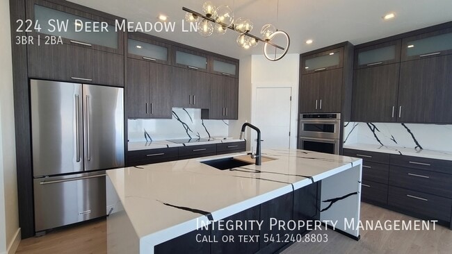 Photo - 224 Meadow Ln