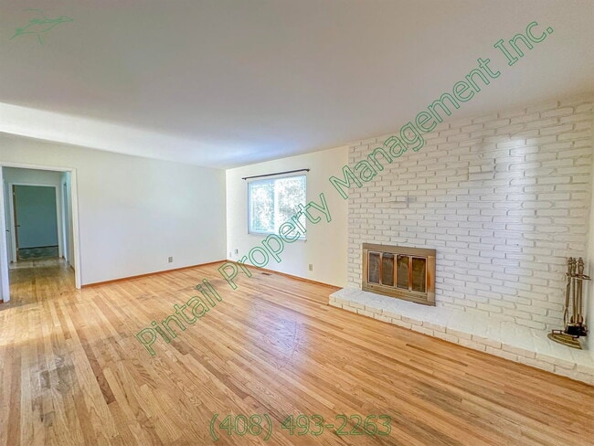 Photo - 965 Amstutz Dr