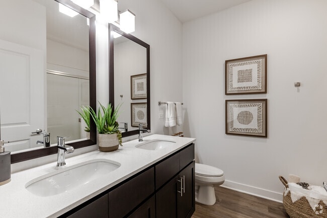 Studio - 577SF - Bathroom
