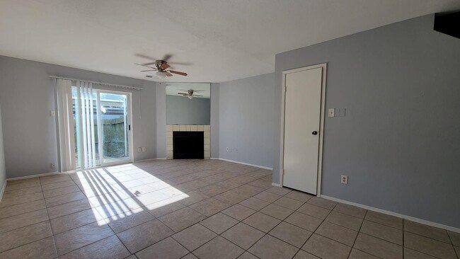 Photo - 8714 Victorian Village Dr Unit 8