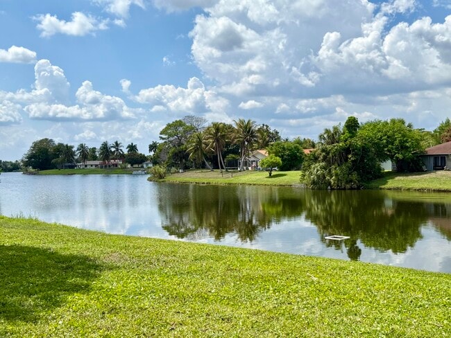 Building Photo - 12752 Westhampton Cir