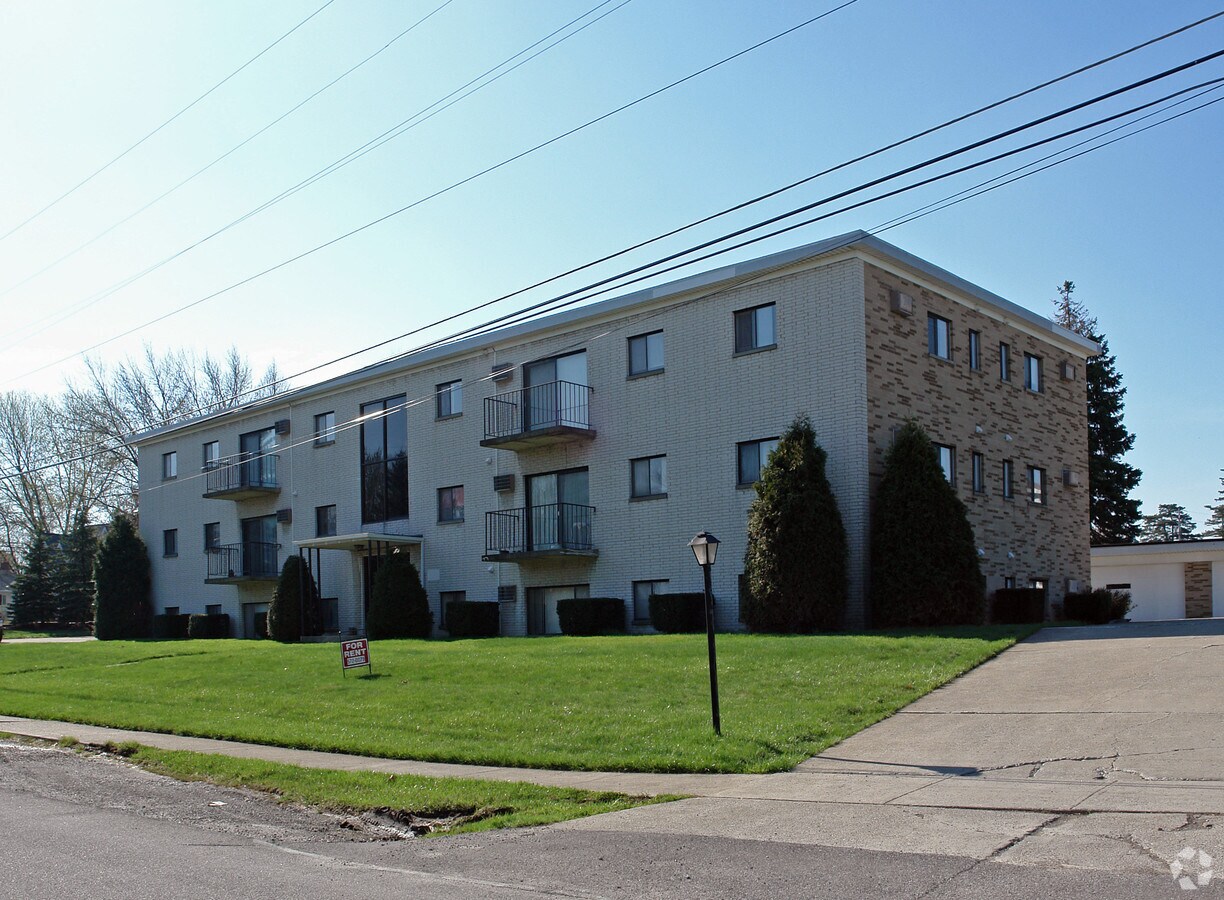 Photo - 19001 Meadow Ln