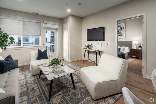 1BR, 1BA - 818SF - Living Room
