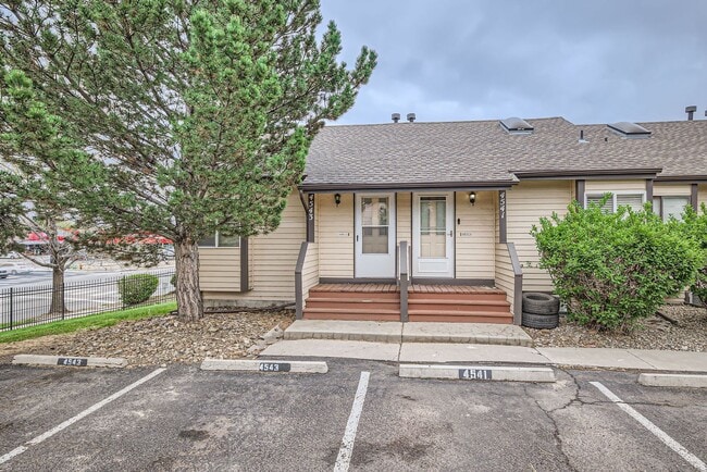 Photo - 2 Bedroom, 1 1/2 Half Bath, End Unit Townhome!