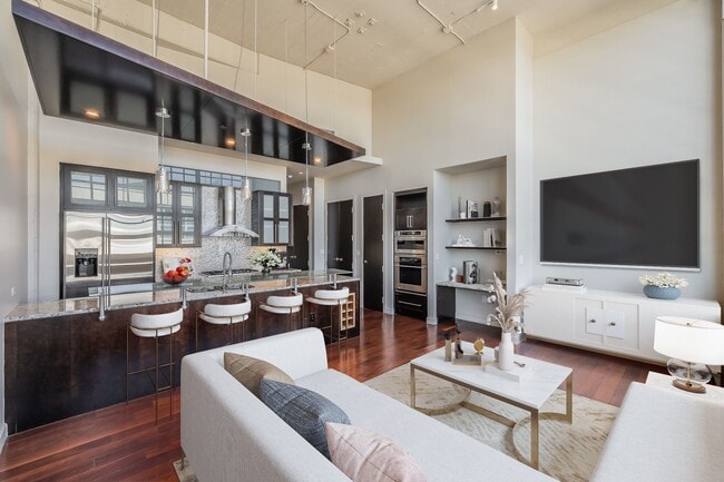 Photo - 2600 W 7th St