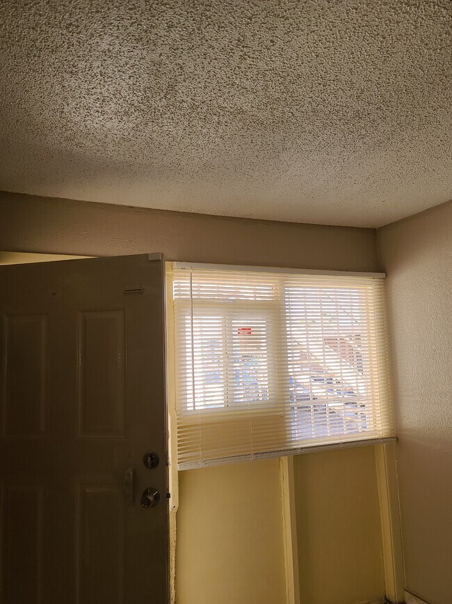 Photo - 729 N 11th St Unidad 2