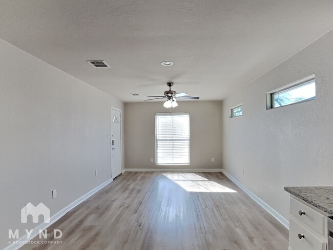 Photo - 235 E Lambert St