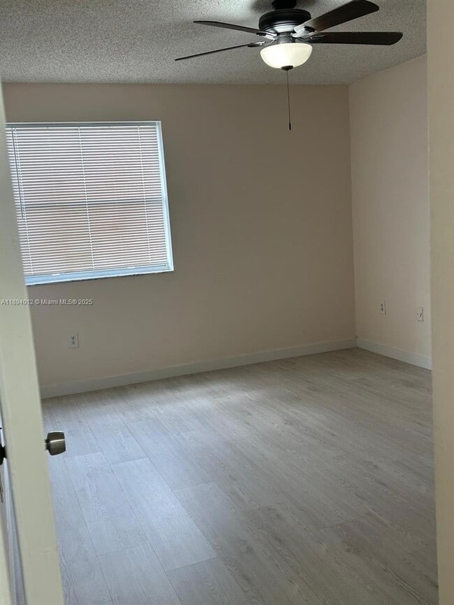 Photo - 6280 NW 186th St Unidad 112