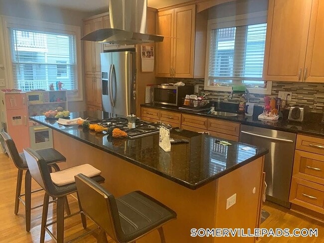 201 College Ave Unit 1