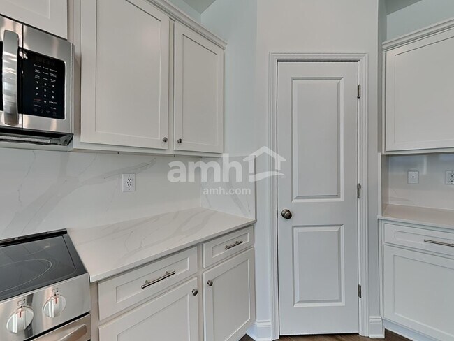 Photo - 1334 Soapstone Rd