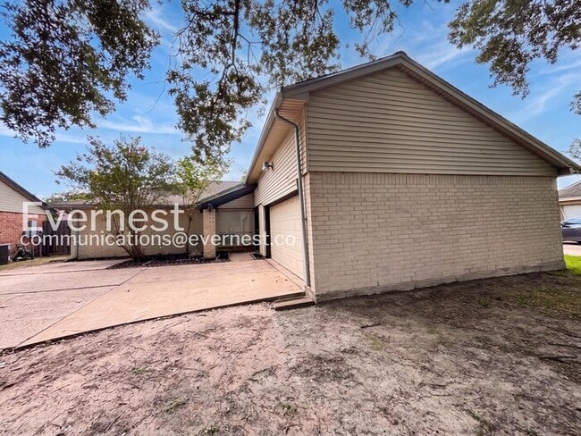 Photo - 1334 Willersley Ln