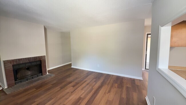 Photo - Updated 2 Bedroom Unit!