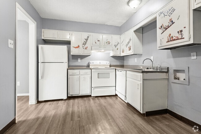 2BR, 1.5BA - 1,125SF - Kitchen - Rivergrove