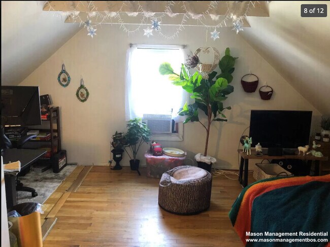 Photo - 40 Montfern Ave Unidad 2