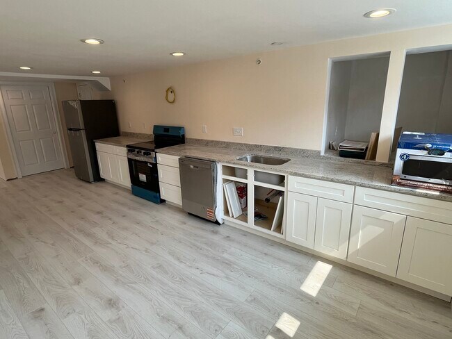 Building Photo - 614 Main St Unit G Rental