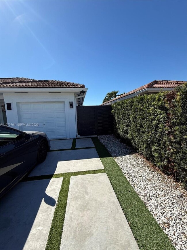 Photo - 15022 SW 30th St Unidad 0