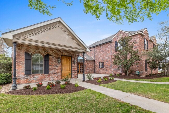 Photo - 4329 Edgewater Dr