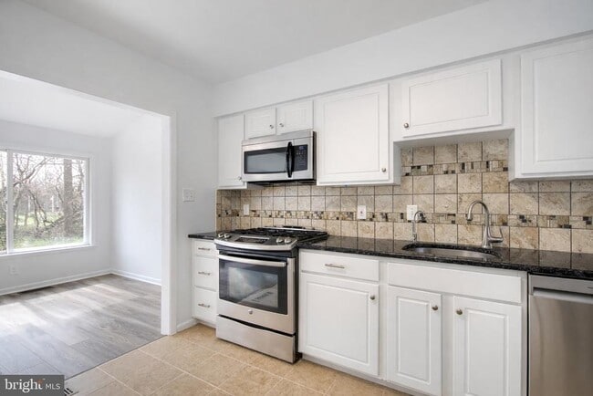 Photo - 49 Brambling Ln