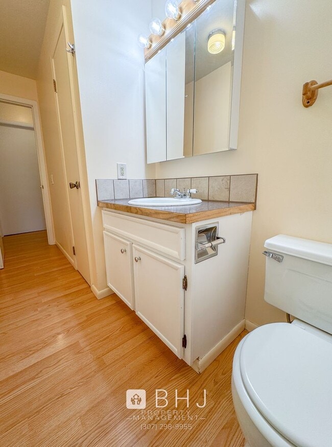 Photo - UTILITIES INCLUDED! Large 3 bed/ 1.5 bath on Demple Street