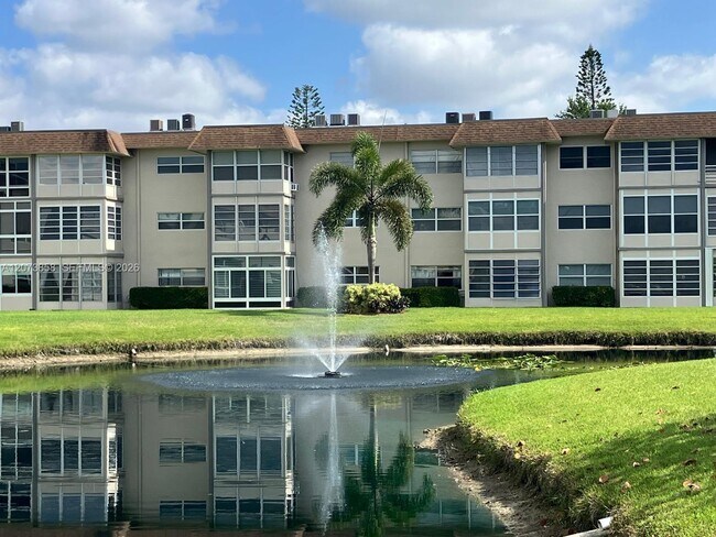 Building Photo - 4800 NW 35th St Unit 607