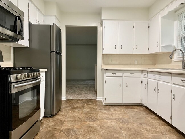 Building Photo - Two Bedroom Home in Northwest Grand Rapids