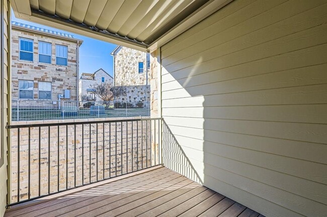 Photo - 348 Adams St