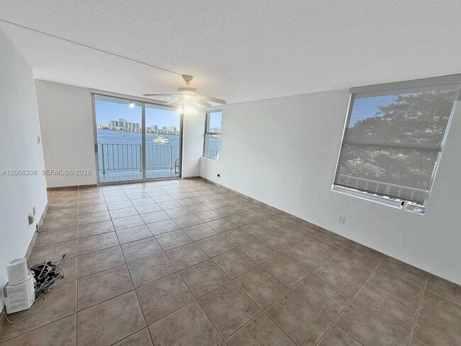 Photo - 16546 NE 26th Ave Unit 4B