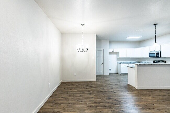 Photo - 5519 121st St