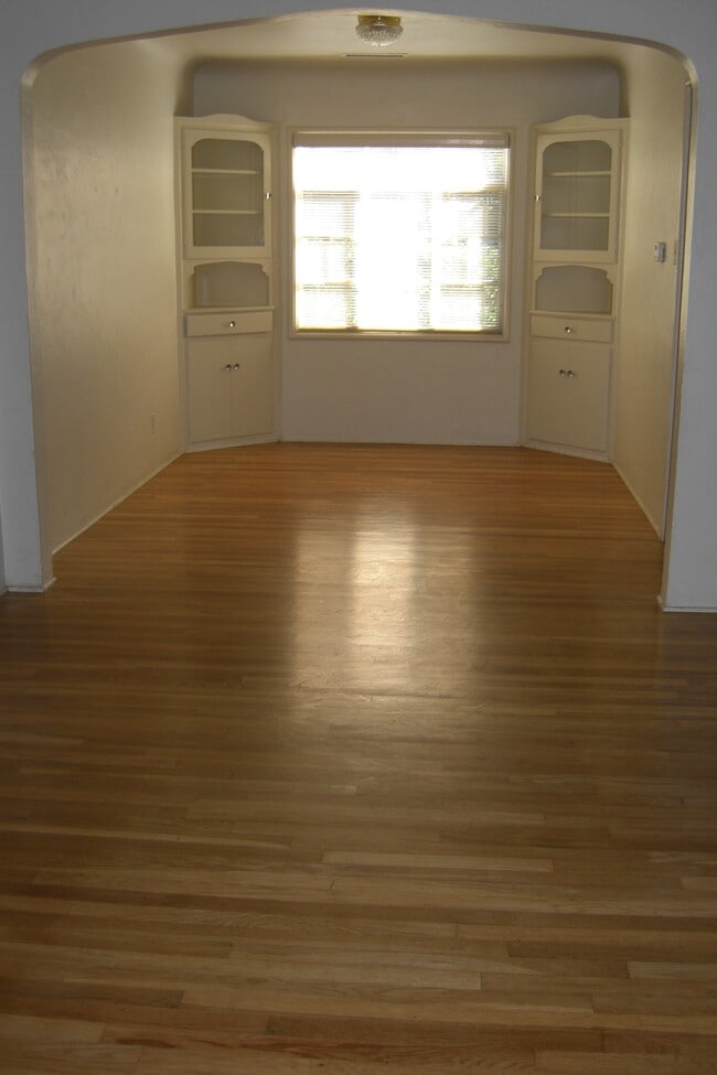 Photo - 402 N Santa Ana Ave