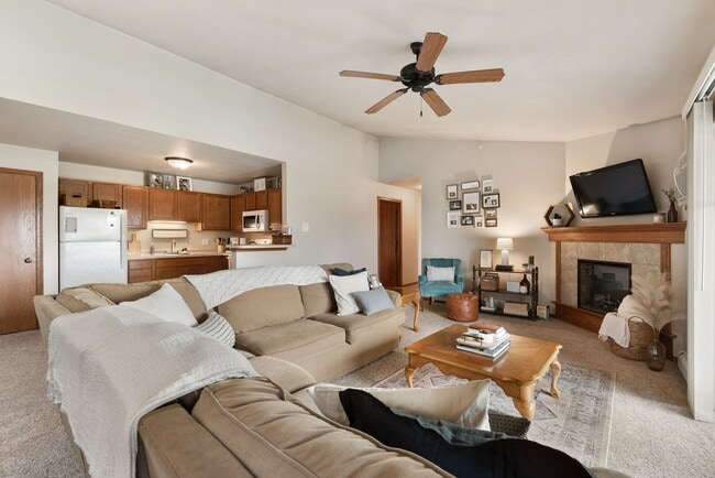 Photo - 1 Bed, 1 Bath 890 Sq Ft Unit 1014 Timber Springs Dr - Apt 1