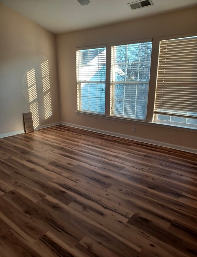 Photo - 2416 Normancrest Ct