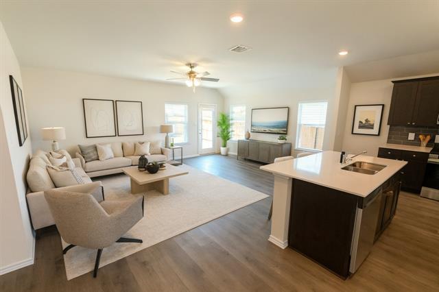 Photo - 503 Saddle Blanket Dr