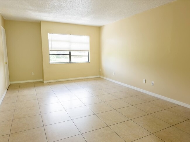 Photo - 34 S Ortman Dr Unidad 34-B