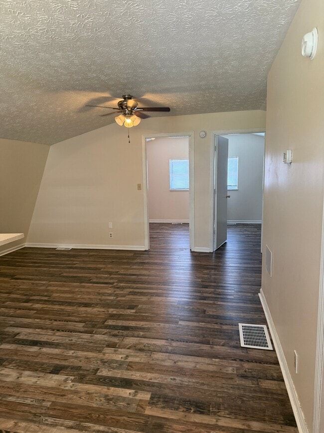 Building Photo - 427 Parker Memorial Dr