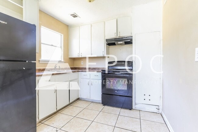 Photo - 904 Florence Rd