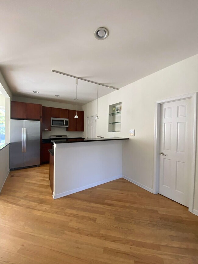 4306 N St Louis Ave Condo Unit 1C Condo for Rent in Chicago, IL