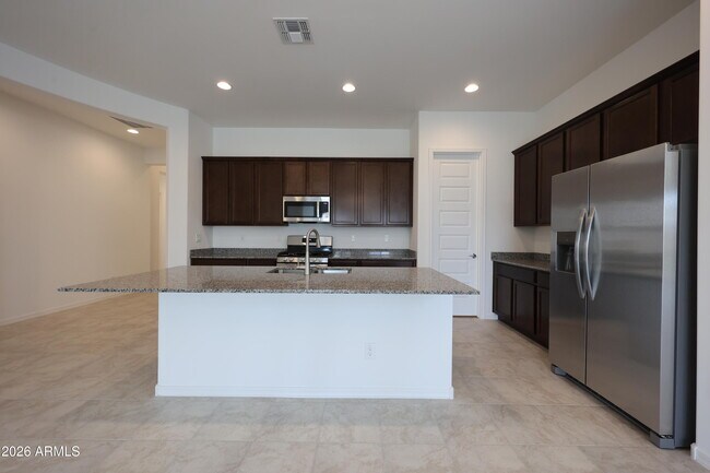 7683 W Smoketree Dr