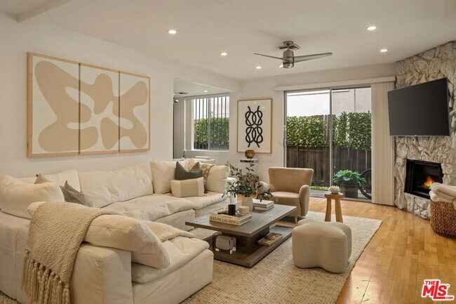 Building Photo - 1338 Harvard St Unit A