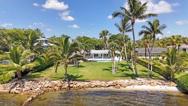 Building Photo - 930 S Lakeside Dr Rental