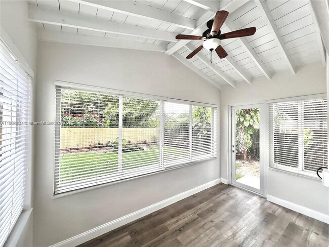 Photo - 5924 SW 41st St