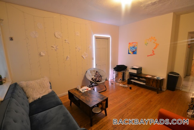 Photo - 409 Marlborough St Unit 1