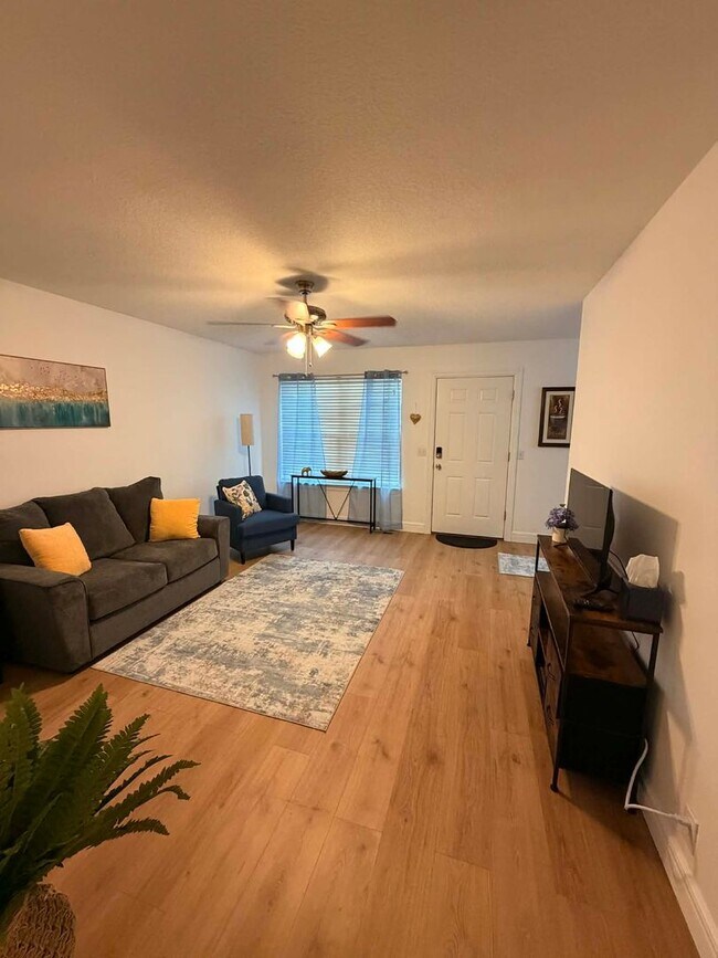 Photo - 2121 S Kentucky Ave