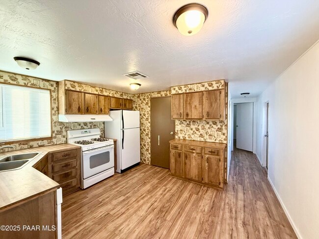 Photo - 950 Tumbleweed Dr