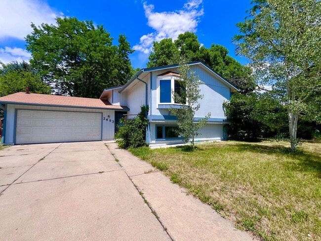 Building Photo - 3 Bedroom, 2 Bath Bi-Level Home with 2 car Attached Garage in Northwest Loveland, CO