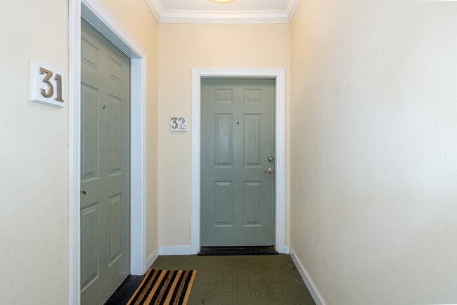 Photo - 5635 Waterman Blvd Unidad #3NW