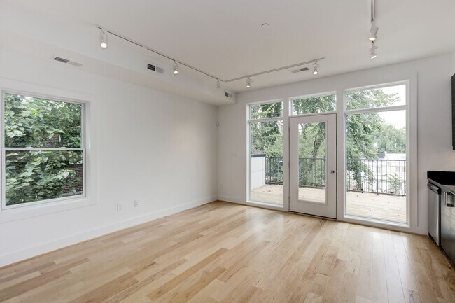 Photo - 215 Upshur St NW Unidad 5